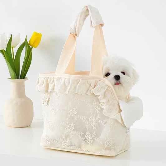 Portable cat carrier with a large capacity